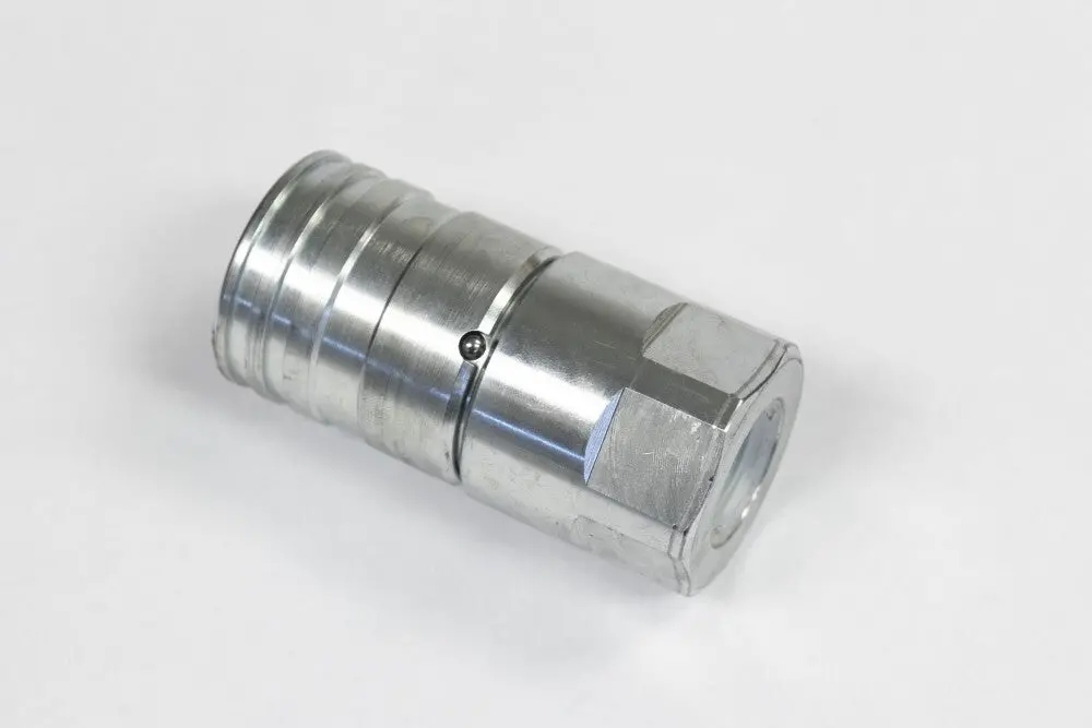 Coupler, Female Flat Face, 3/4" Body, 3/4" Oring#12 (Kubota 75-3) 1