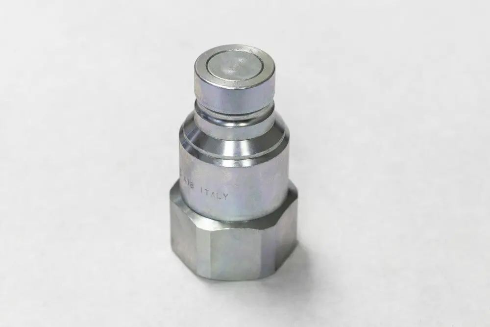 Coupler, Male Flat Face, 3/4" Body, 3/4" Oring #12 (Kubota 75-3) 1
