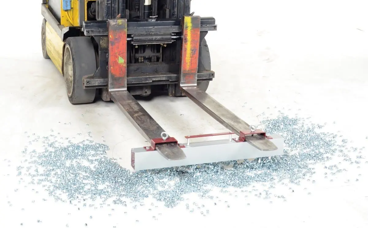 Hanging Magnetic Sweepers 1